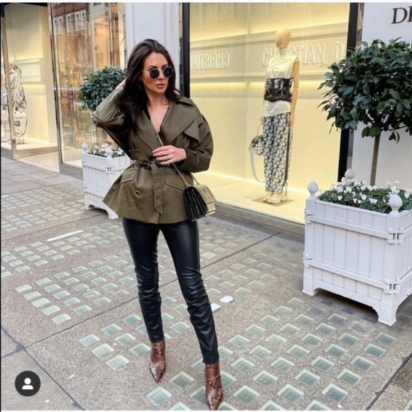 ZARA FAUX LEATHER LEGGINGS - Picture 2 of 9